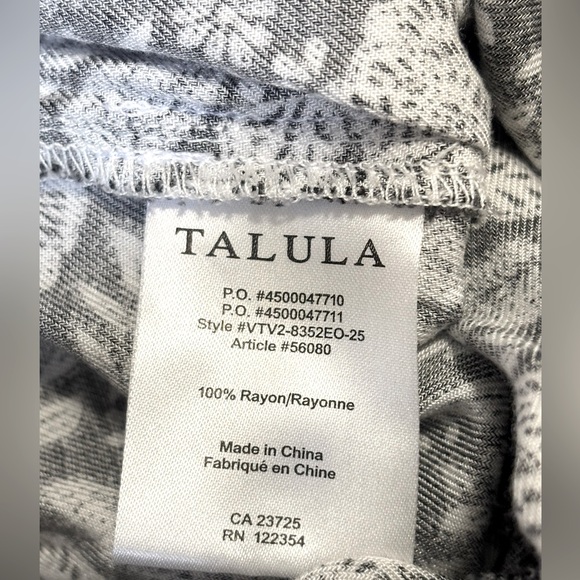 Aritzia TALULA Tabata Strapless Jumpsuit Romper Pockets Black White Floral Sz XS - Picture 11 of 11